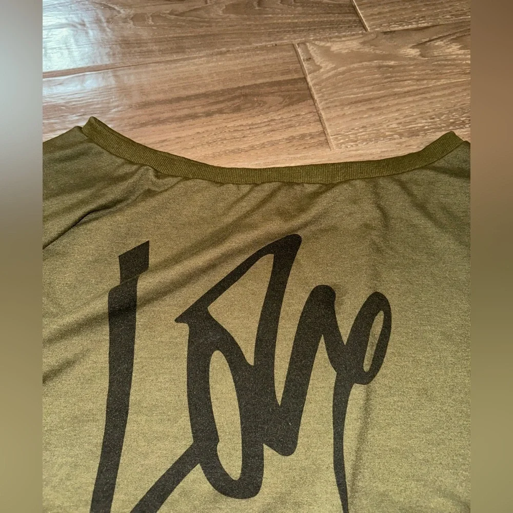 Nancy Rose Women's 2XL Off-Shoulder Love Sweatshirt olive green